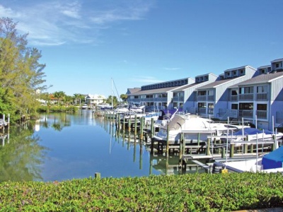 Harbour Towns Yacht Club Condos for Sale