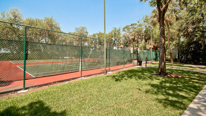 The Lakes Tennis Court